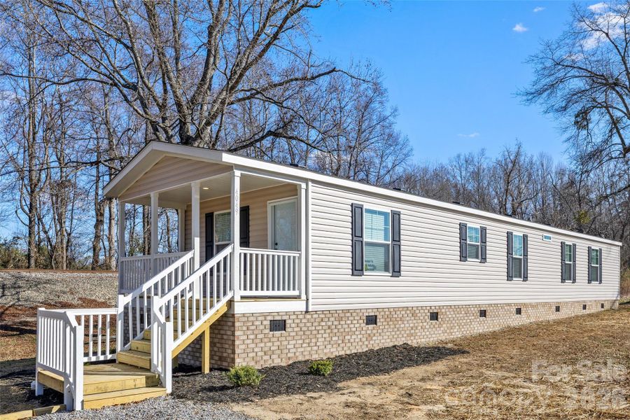 Exterior details and patio area of a home in , Heath Springs (Image 14).