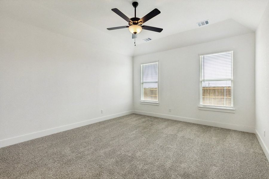 Spacious, unfurnished interior of a new home in Brahman Ranch, Venus (Image 21).