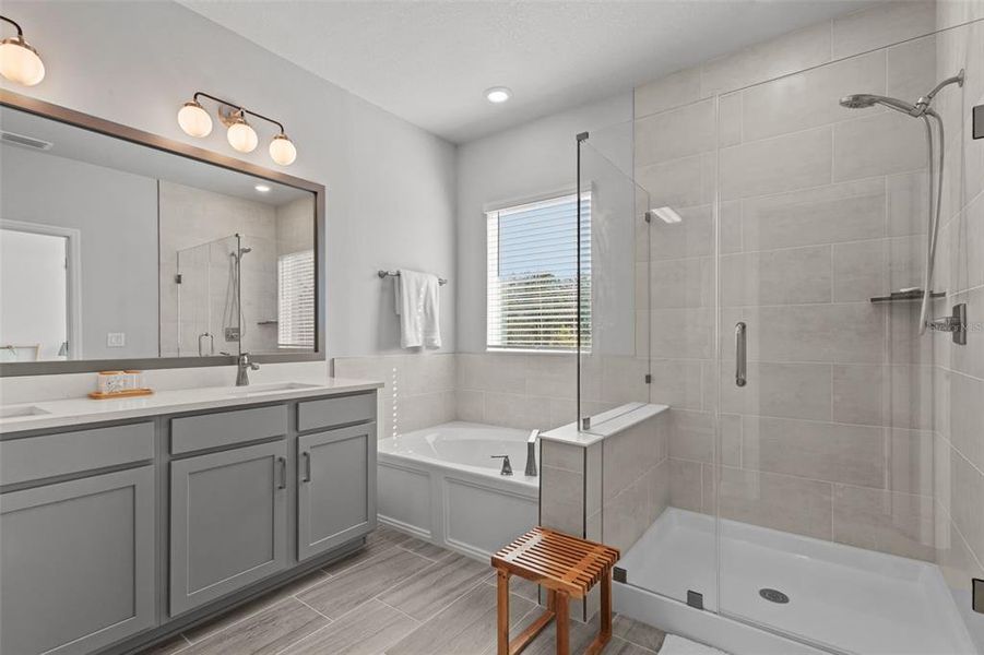 Furnished interior view inside a new home in , Land O' Lakes (Image 11).