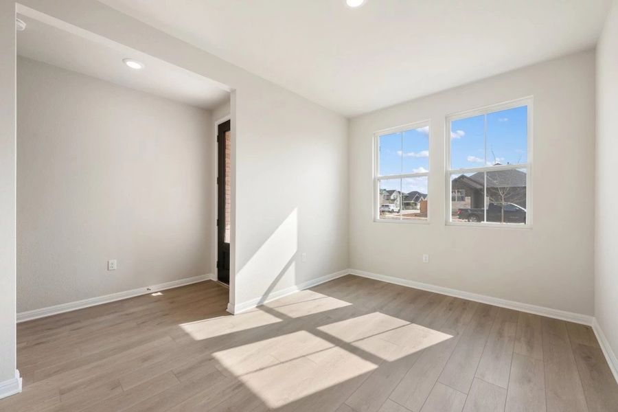Spacious, unfurnished interior of a new home in The Colony, Bastrop (Image 21).