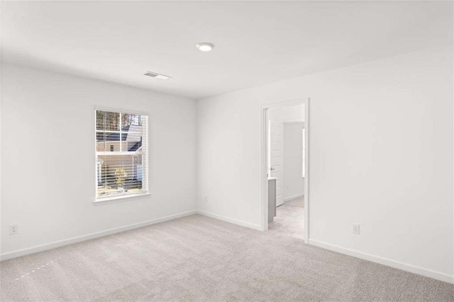 Spacious, unfurnished interior of a new home in Water Oak Estates, Lawrenceville (Image 40).