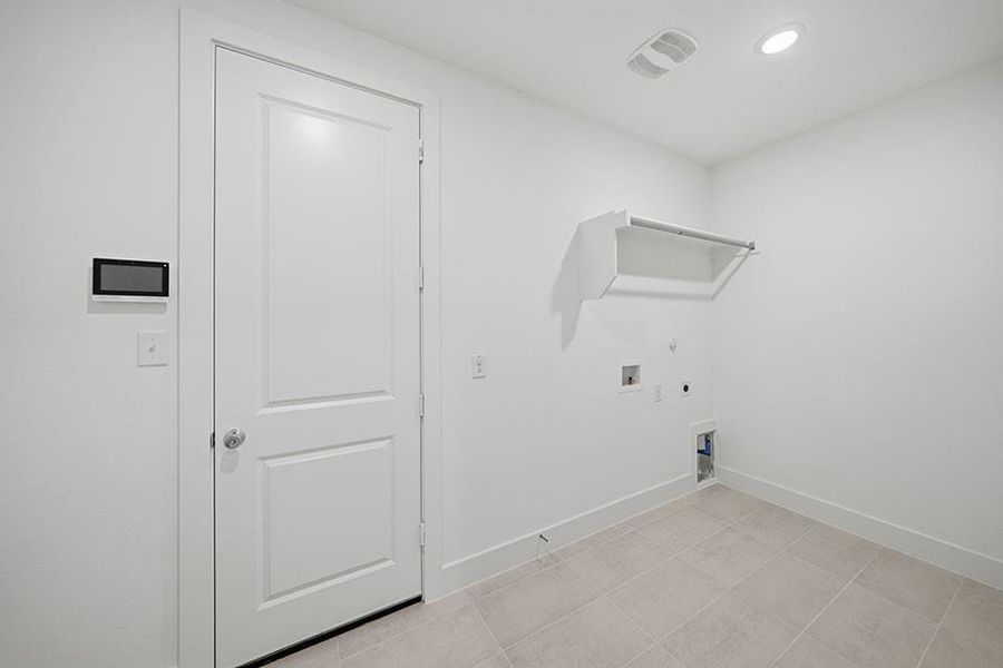 Spacious, unfurnished interior of a new home in Solterra Texas, Mesquite (Image 25). Spacious, unfurnished interior of a new home in Solterra Texas, Mesquite (Image 25).