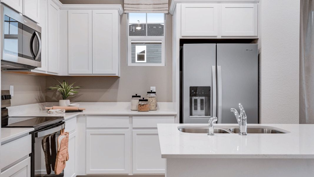 Furnished interior view inside a new home in Settlers Crossing, Commerce City (Image 9).