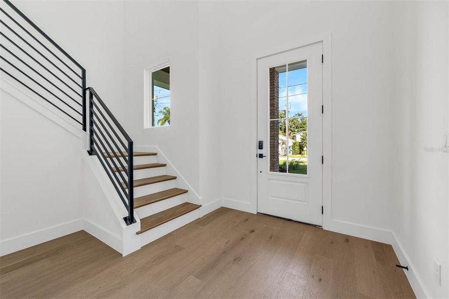 Spacious, unfurnished interior of a new home in , Orlando (Image 24).