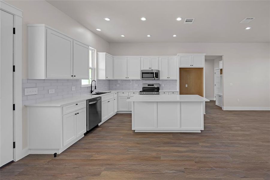 Furnished interior view inside a new home in , Rio Vista (Image 5).