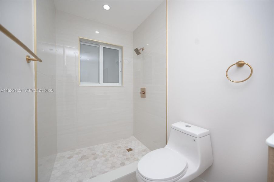 Furnished interior view inside a new home in , Miramar (Image 5).