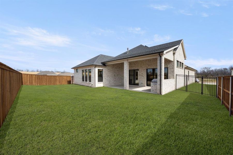 4730 Hawthorn Hills- Back-1