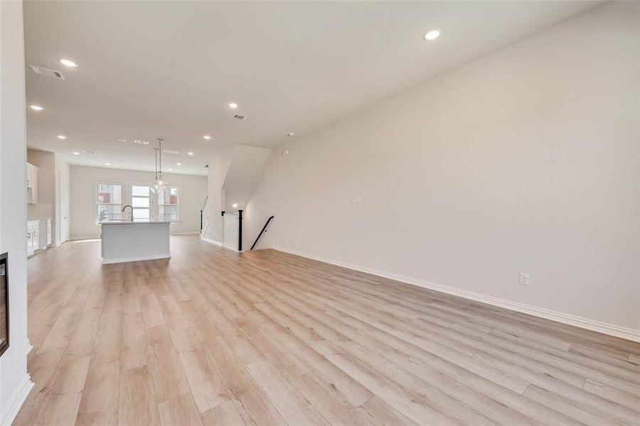 Spacious, unfurnished interior of a new home in City Point, North Richland Hills (Image 16).