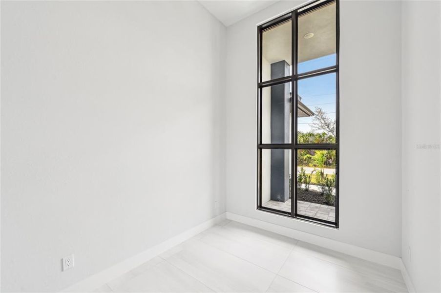 Spacious, unfurnished interior of a new home in , Port Charlotte (Image 41).