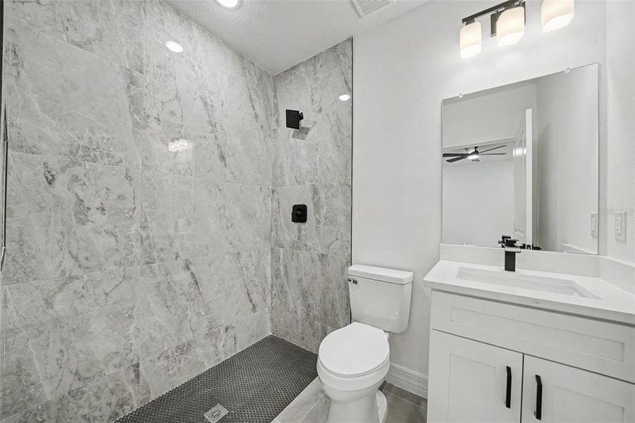 Furnished interior view inside a new home in , Avon Park (Image 10).