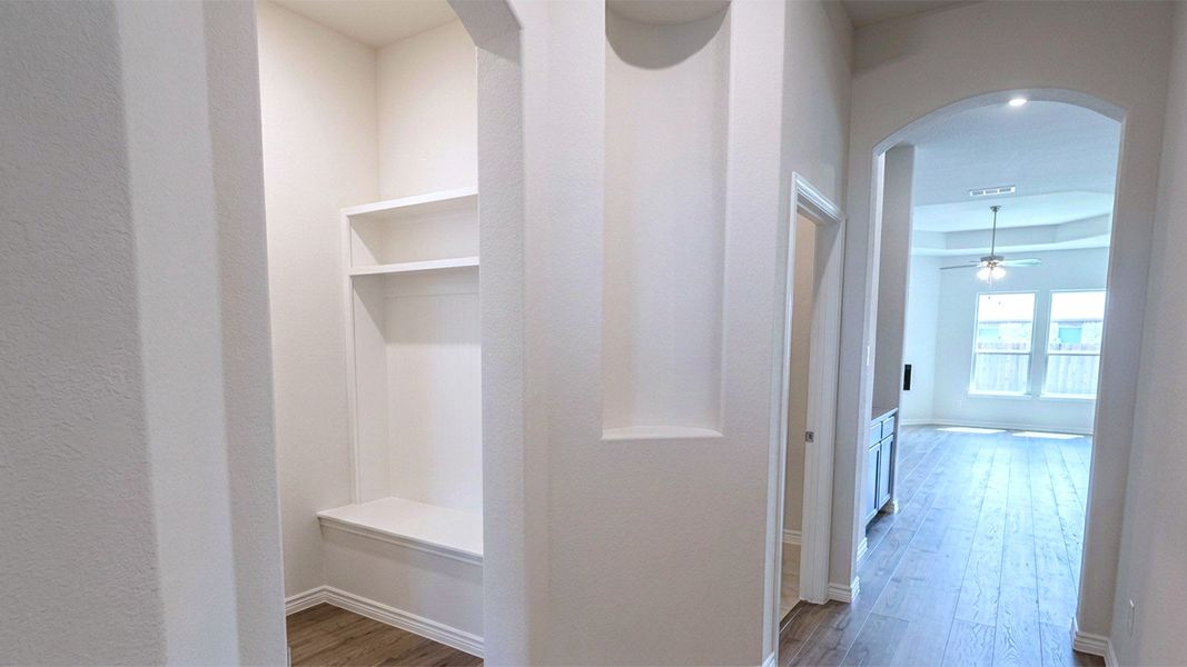 Spacious, unfurnished interior of a new home in Lakewood Trails, Forney (Image 9).