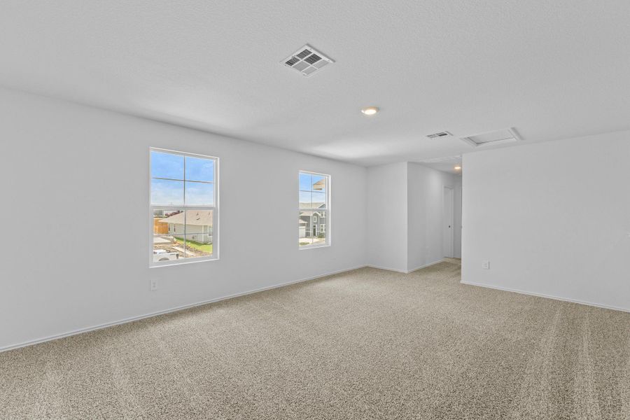 Spacious, unfurnished interior of a new home in Durango, Mustang Ridge (Image 19).
