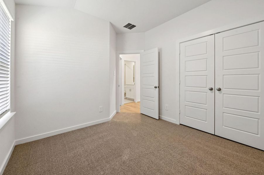 Spacious, unfurnished interior of a new home in Montgomery Oaks - Premier, Conroe (Image 21).