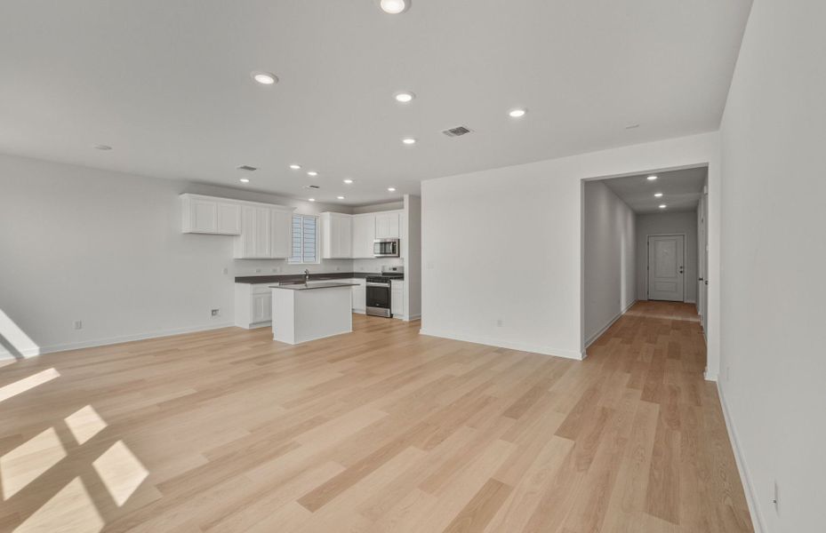 Spacious, unfurnished interior of a new home in Alto, San Marcos (Image 37).