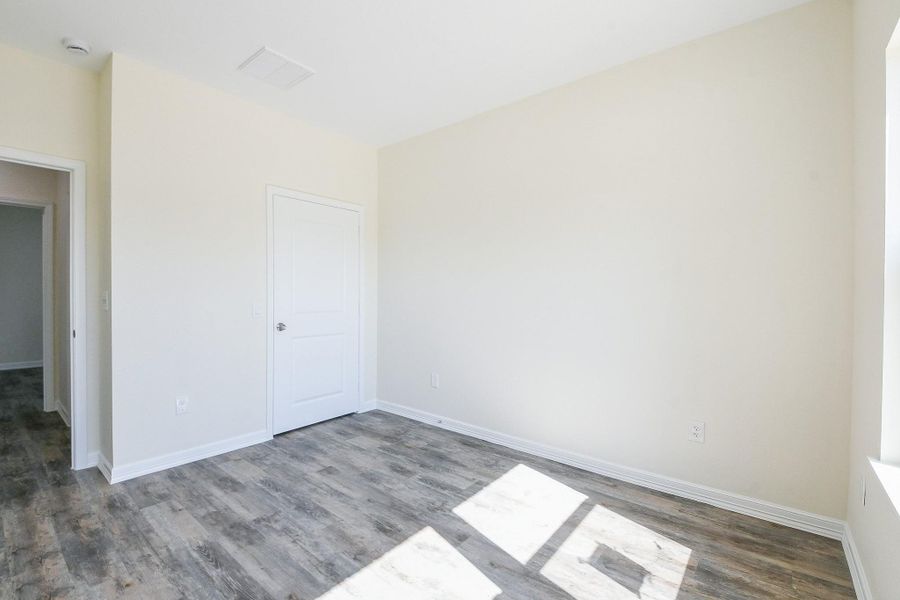 Spacious, unfurnished interior of a new home in , Galena Park (Image 44).