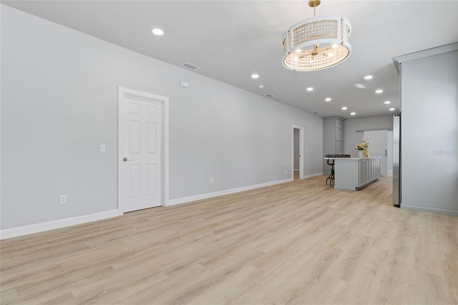 Spacious, unfurnished interior of a new home in , St. Petersburg (Image 40).