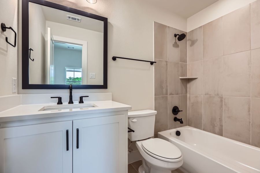 Plan 1641 Secondary Bathroom Representative Photo Plan 1641 Secondary Bathroom Representative Photo