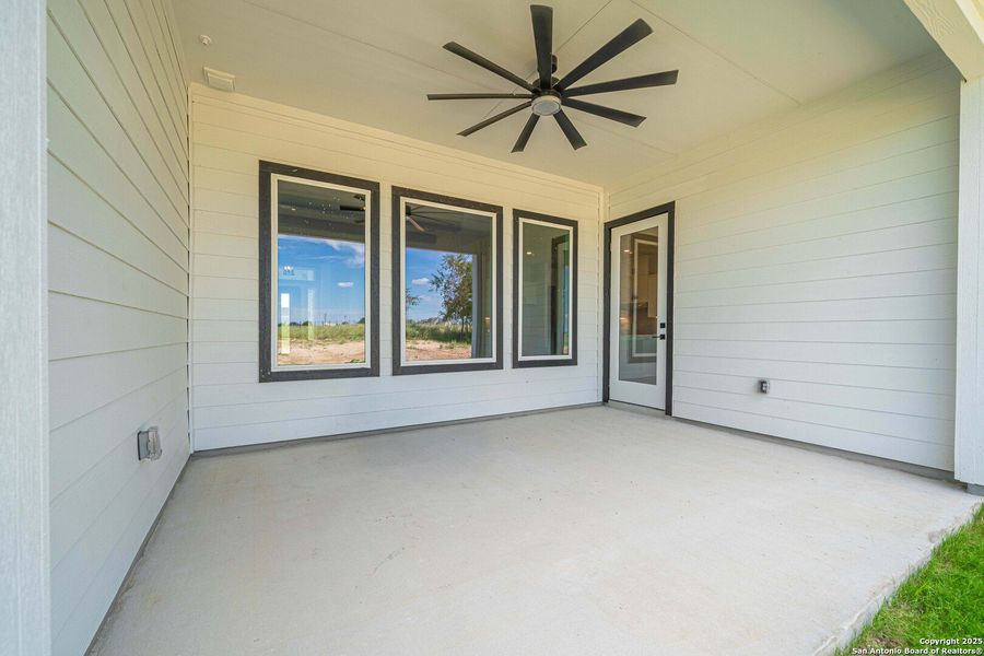 Spacious, unfurnished interior of a new home in , Floresville (Image 20). Spacious, unfurnished interior of a new home in , Floresville (Image 20).