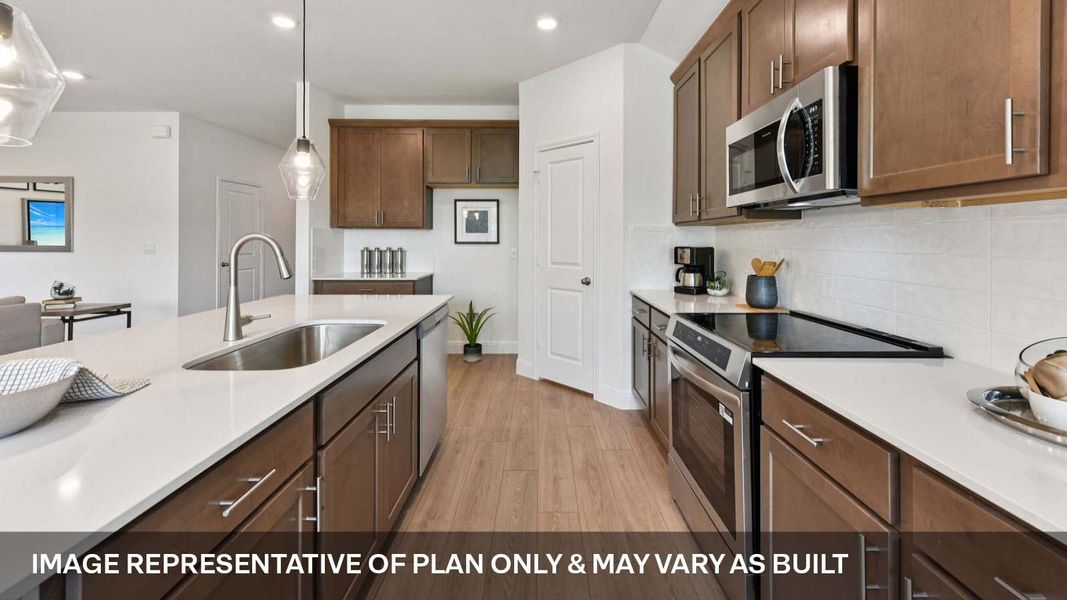 Representative furnished interior of a home built from the The Fairfield by D.R. Horton in Riverview, Georgetown (Image 10).