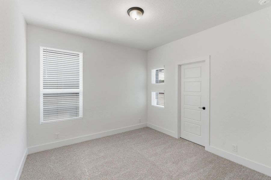 Spacious, unfurnished interior of a new home in Centero at Stone Oak, San Antonio (Image 31).