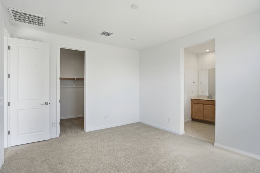 Spacious, unfurnished interior of a new home in Montana Vista - Highland, Buckeye (Image 26).