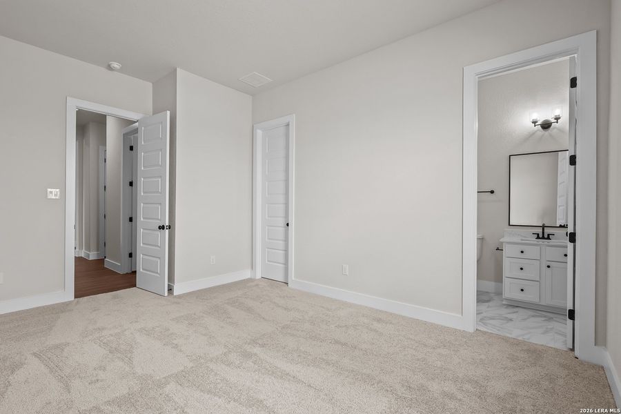 Spacious, unfurnished interior of a new home in Homestead, Schertz (Image 29).