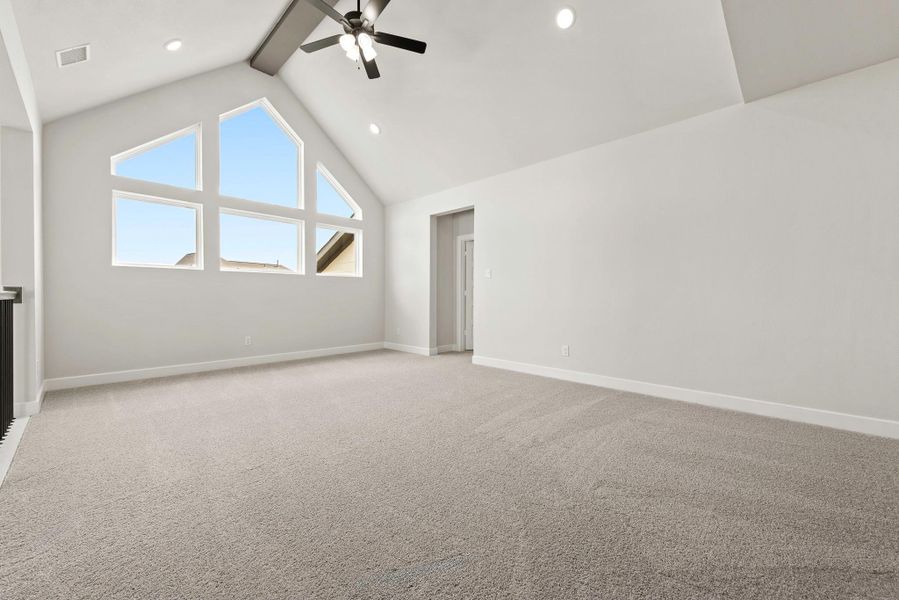 Representative image. Features, selections and colors may vary. Representative image. Features, selections and colors may vary.