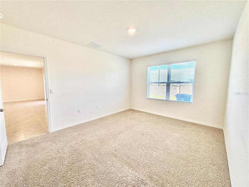 Spacious, unfurnished interior of a new home in Cascades, Davenport (Image 11).