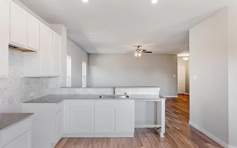 Furnished interior view inside a new home in Perkinsville, Chino Valley (Image 3).