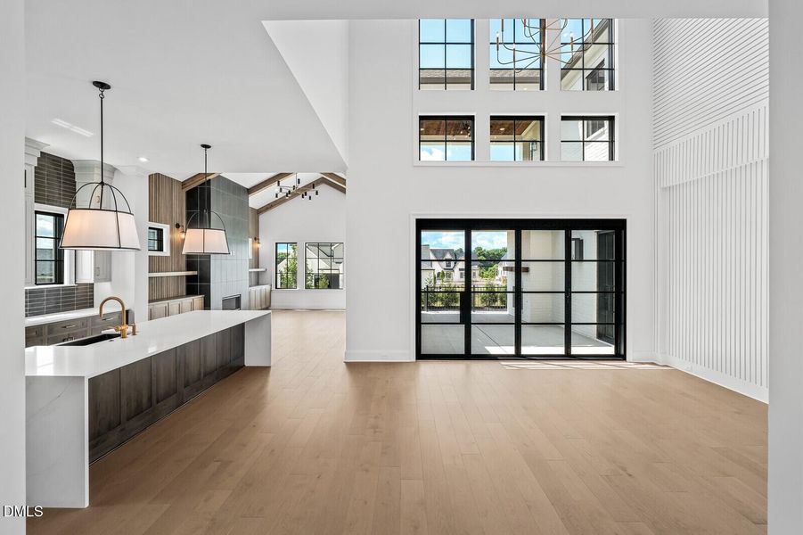 PRIM-0012-00_Marabelle_E_Living triangle PRIM-0012-00_Marabelle_E_Living triangle