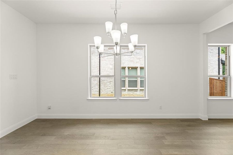 05. 3622 Finnian - Dining 05. 3622 Finnian - Dining