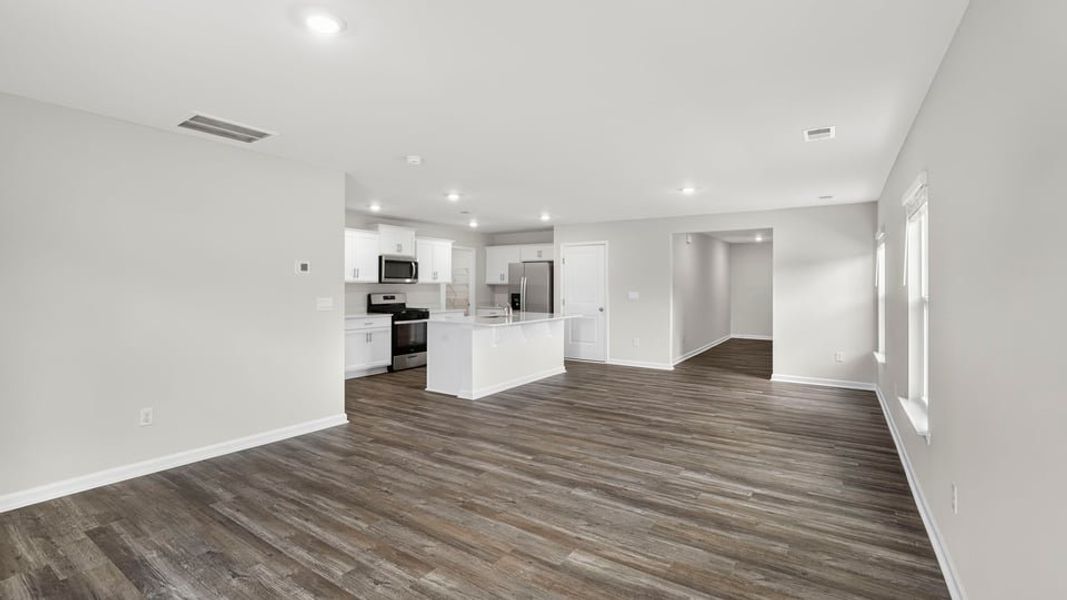 Spacious, unfurnished interior of a new home in Seneca Falls, Seneca (Image 22).