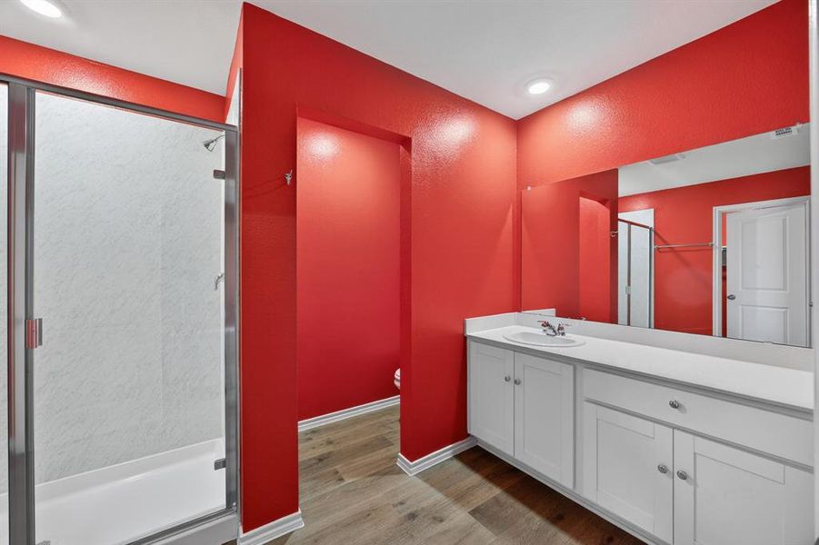 Furnished interior view inside a new home in , Lavon (Image 10).