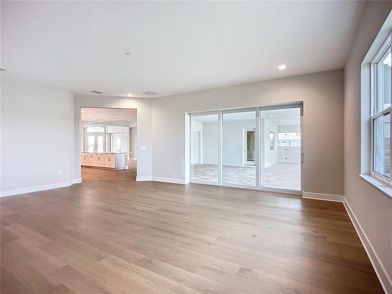 Spacious, unfurnished interior of a new home in Hampton Lakes, Sarasota (Image 48). Spacious, unfurnished interior of a new home in Hampton Lakes, Sarasota (Image 48).
