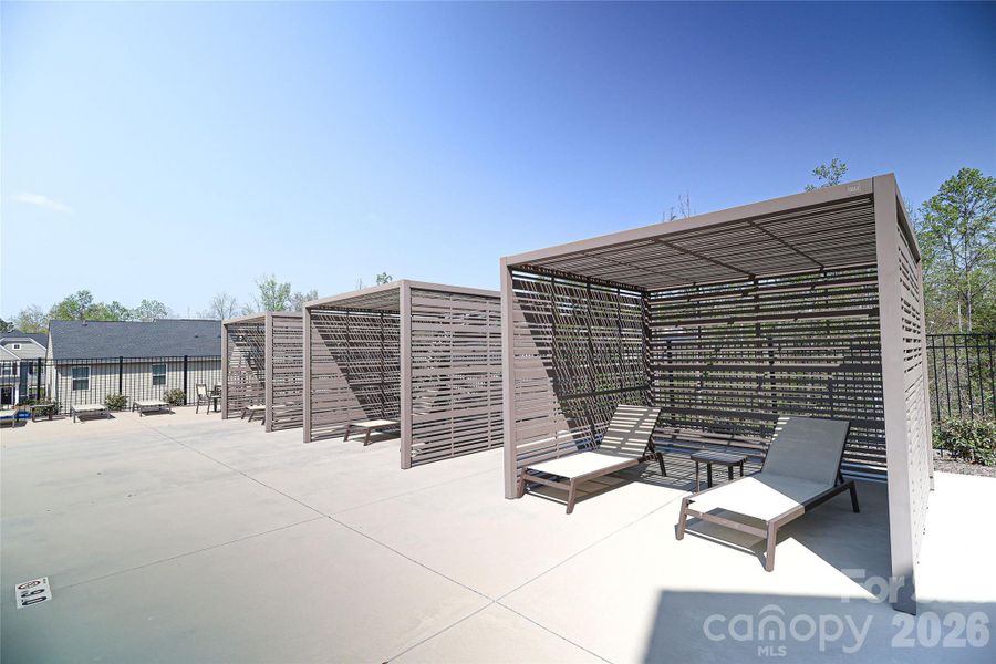 Condo located in Denver, NC showcasing its design and architecture (Image 5).