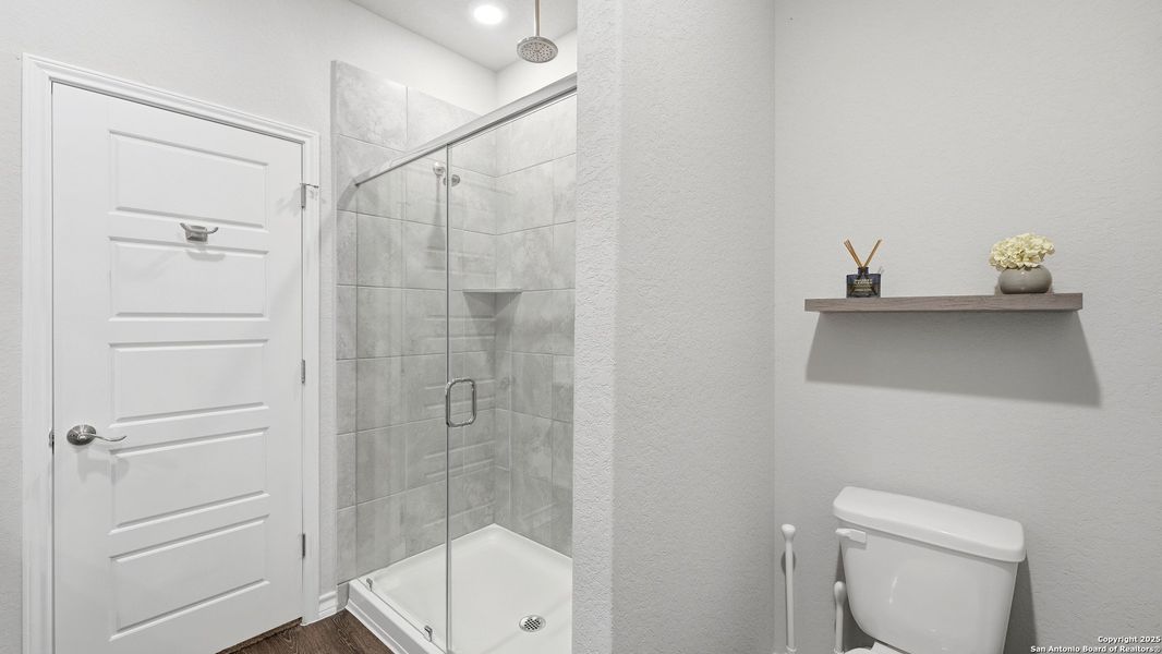 Furnished interior view inside a new home in Legend Pond, New Braunfels (Image 7). Furnished interior view inside a new home in Legend Pond, New Braunfels (Image 7).