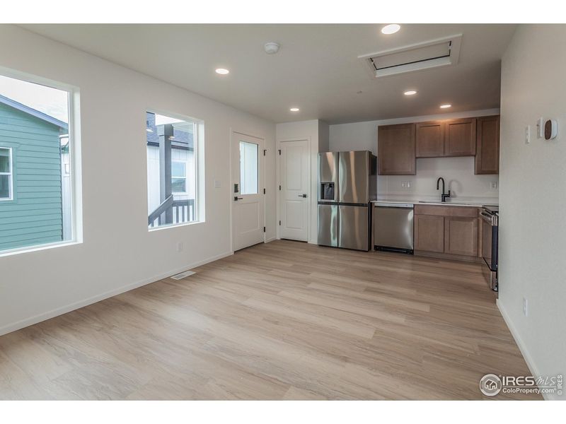 Spacious, unfurnished interior of a new home in , Fort Collins (Image 25).