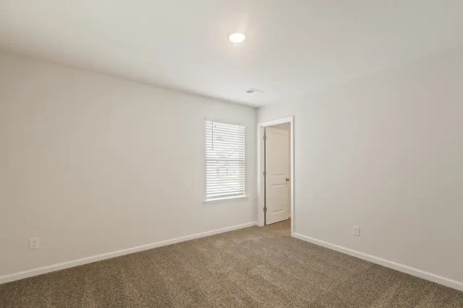 Spacious, unfurnished interior of a new home in Halton Oaks, Spartanburg (Image 19). Spacious, unfurnished interior of a new home in Halton Oaks, Spartanburg (Image 19).