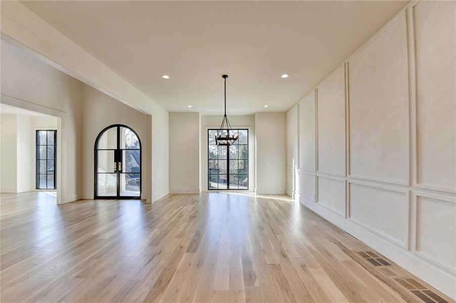 Spacious, unfurnished interior of a new home in , Alpharetta (Image 15).