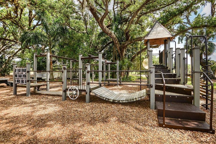 Community amenities in , Fort Myers (Image 27). Community amenities in , Fort Myers (Image 27).