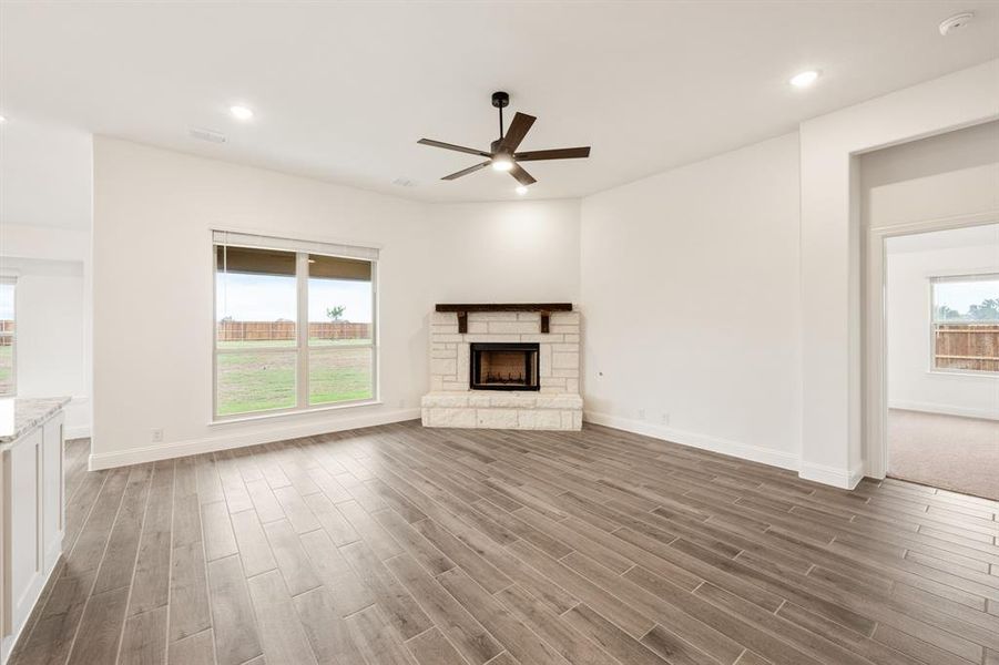 Spacious, unfurnished interior of a new home in Glenbrook, Red Oak (Image 31).