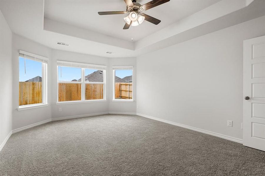Spacious, unfurnished interior of a new home in Retreat at Fossil Creek, Fort Worth (Image 9).