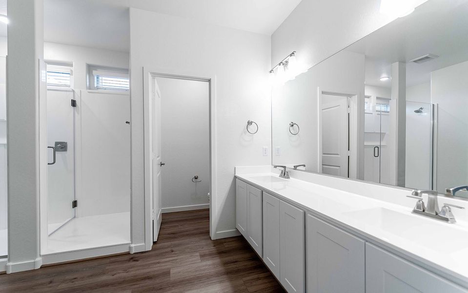 Furnished interior view inside a new home in Rancho Mirage, Maricopa (Image 7).