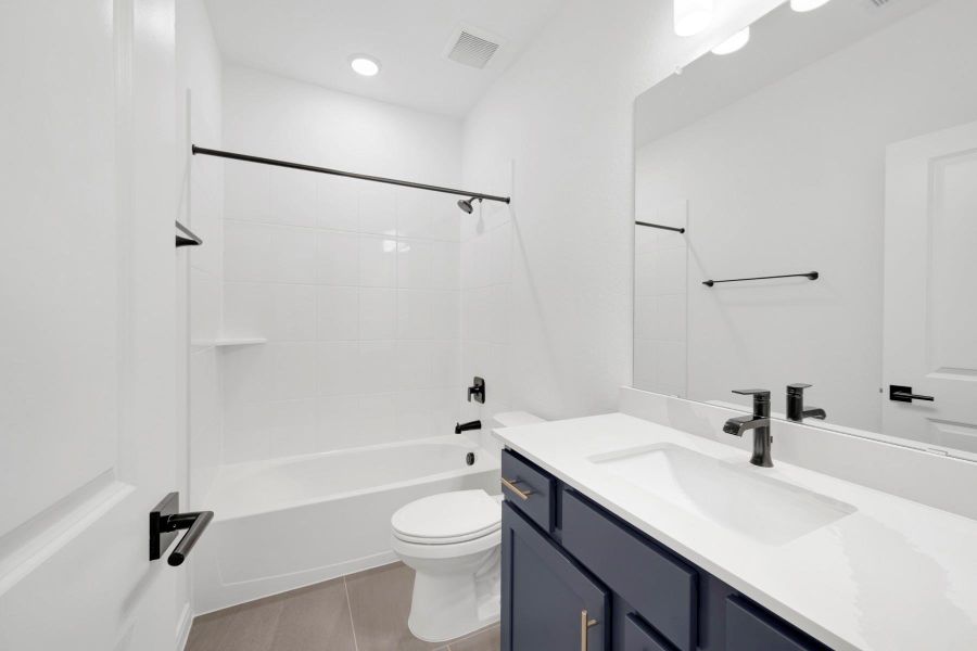 Furnished interior view inside a new home in The Grand Prairie 50’, Hockley (Image 4).