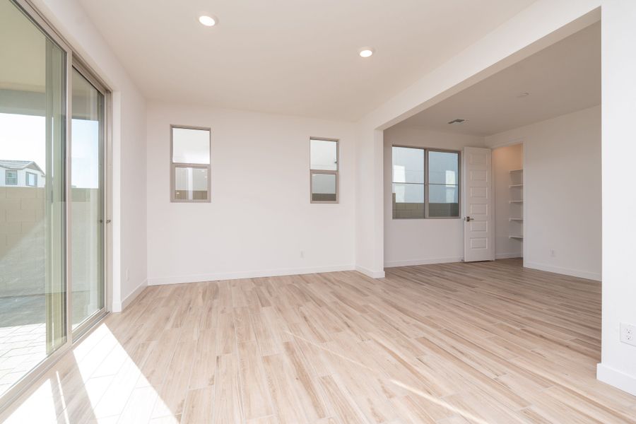 Spacious, unfurnished interior of a new home in Waterston Central, Gilbert (Image 10).