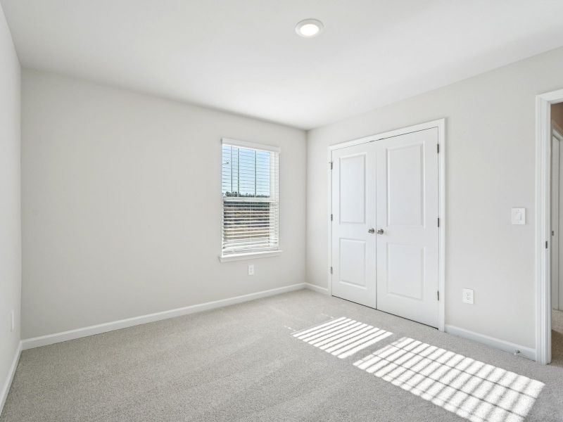 Spacious, unfurnished interior of a new home in Ivey Township, Dallas (Image 20).