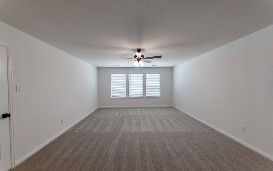 Spacious, unfurnished interior of a new home in Solterra, Mesquite (Image 17).