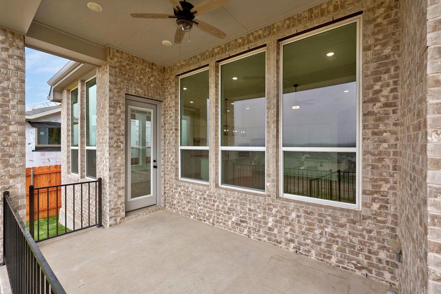 Spacious, unfurnished interior of a new home in Lakeside at Tessera on Lake Travis, Lago Vista (Image 11).