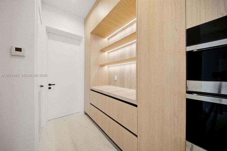 Close-up of interior finishes inside a home in , Fort Lauderdale (Image 20).