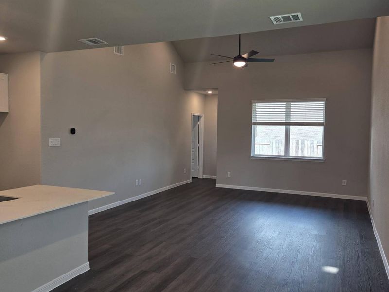 Spacious, unfurnished interior of a new home in River's Edge, Conroe (Image 23).